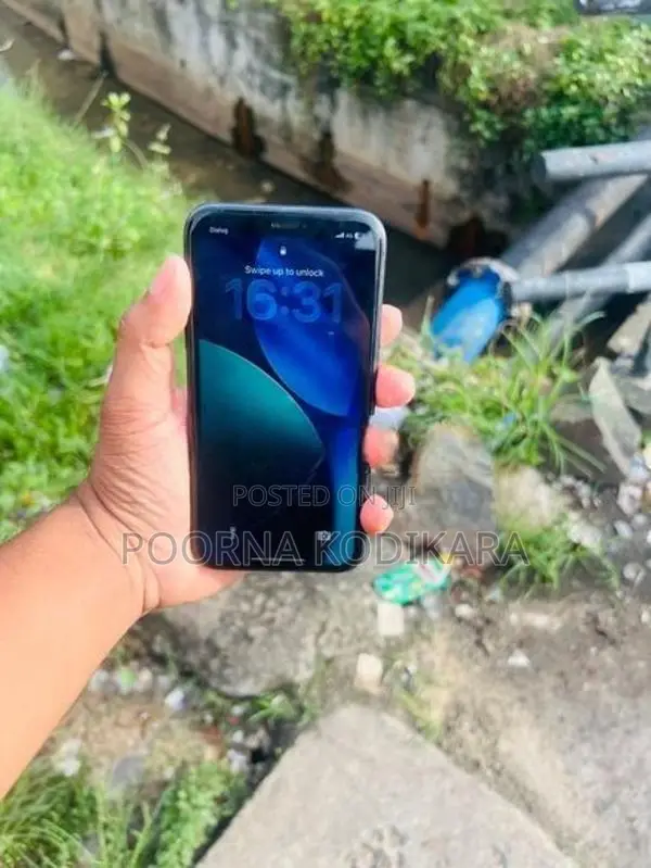 Apple iPhone 11 (Used)