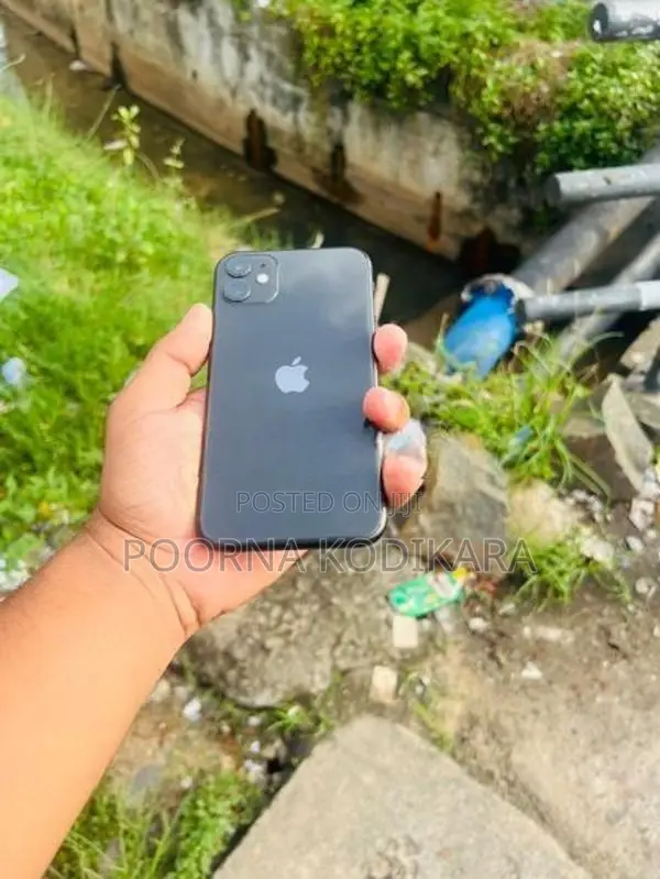 Apple iPhone 11 (Used)