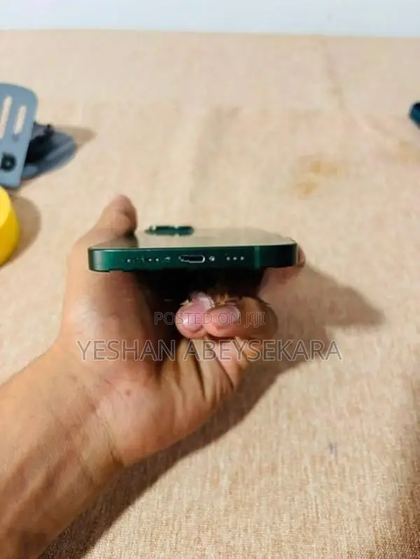 Apple iPhone 13 (Used)