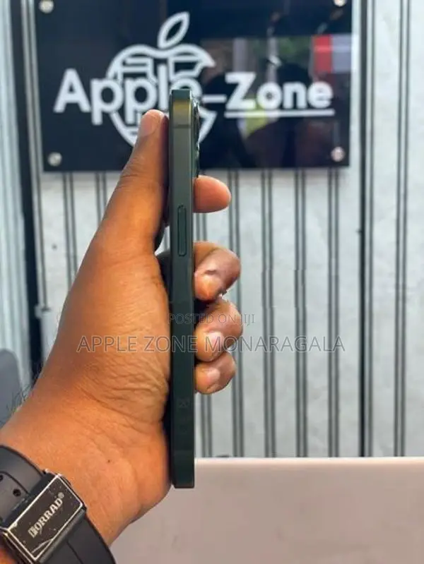 Apple iPhone 13 128GB (Used)