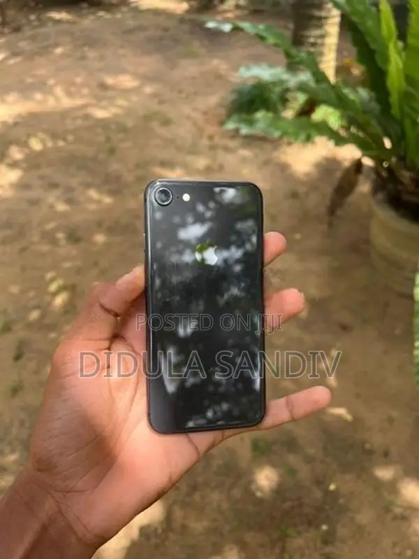 Apple iPhone 8 (Used)