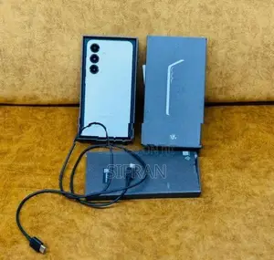 Samsung Galaxy S25 (Used)