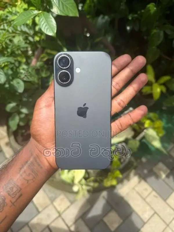 Apple iPhone 16 (Used)