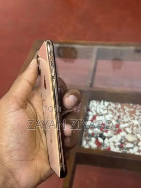 Apple iPhone XS (Used)