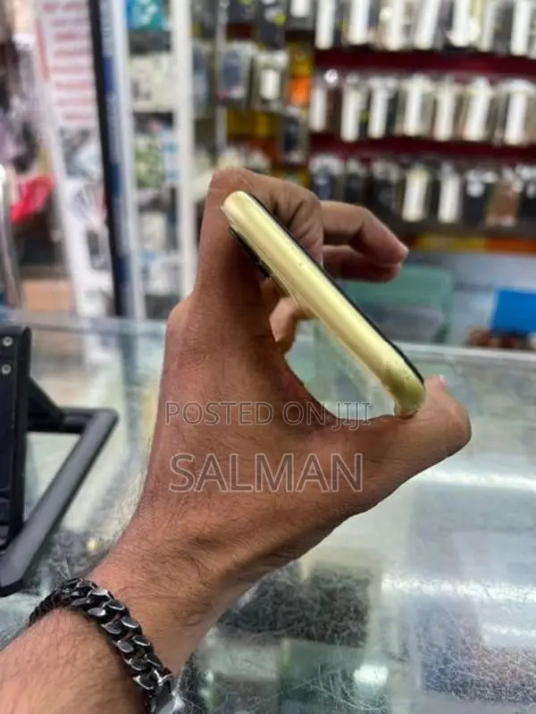 Apple iPhone 11 (Used)