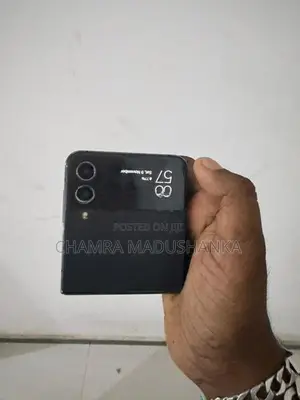 Samsung Z Flip 4 (Used)