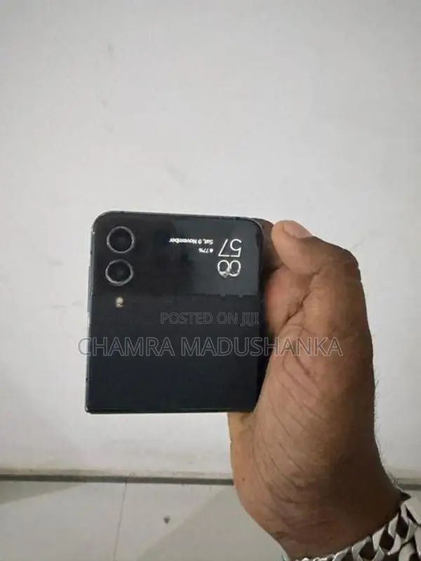 Samsung Z Flip 4 (Used)