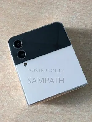 Samsung Galaxy Z Flip (Used)