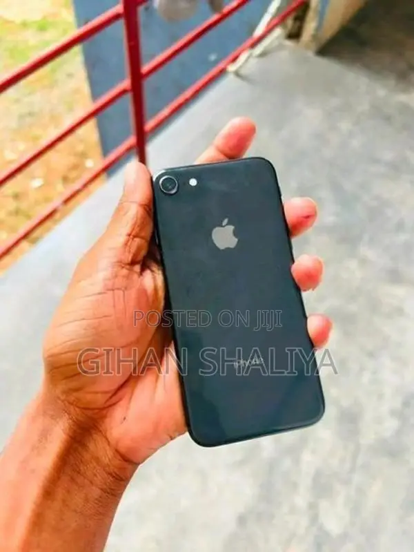 Apple iPhone 8 (Used)