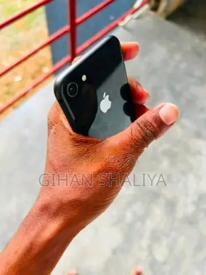 Apple iPhone 8 (Used)