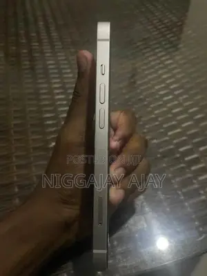 Apple iPhone 13 (Used)