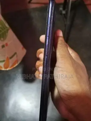 Samsung Galaxy A20 (Used)