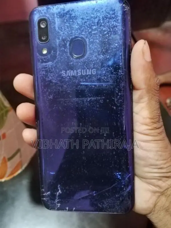 Samsung Galaxy A20 (Used)