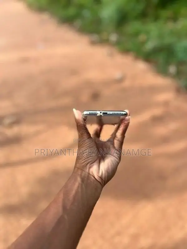 Apple iPhone X (Used)