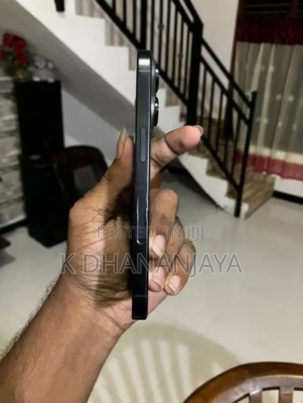 Apple iPhone 16 Pro (Used)