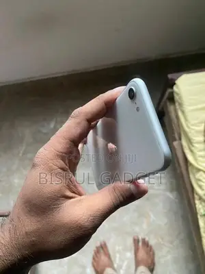 Apple iPhone SE 2 2020 (Used)