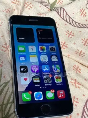 Apple iPhone SE 2 (Used)