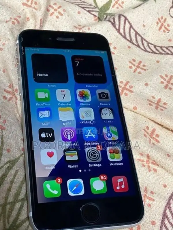 Apple iPhone SE 2 (Used)