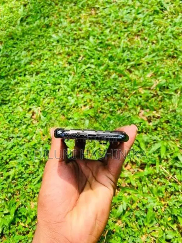 Apple iPhone X (Used)