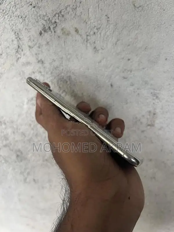 Apple iPhone XS i phone 256 Gb (Used)