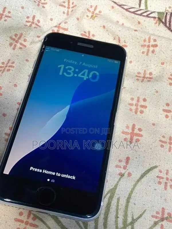 Apple iPhone SE 2 (Used)