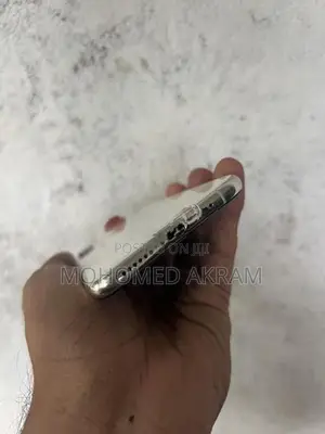 Apple iPhone XS i phone 256 Gb (Used)
