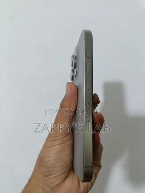 Apple iPhone 15 Pro 128GB (Used)