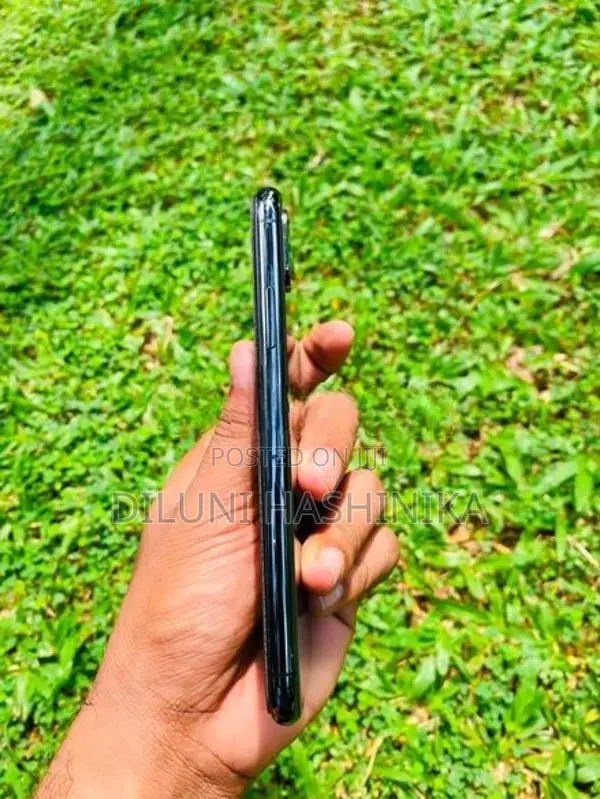 Apple iPhone X (Used)