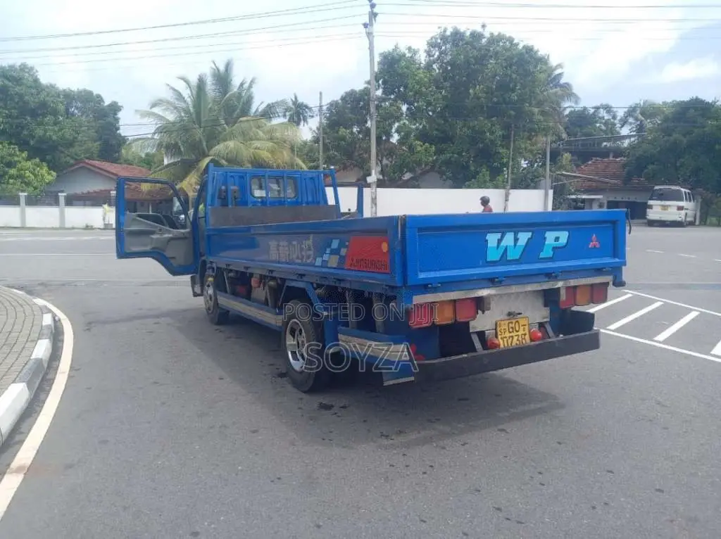 Mitsubishi Canter 1995 Lorry (Used)