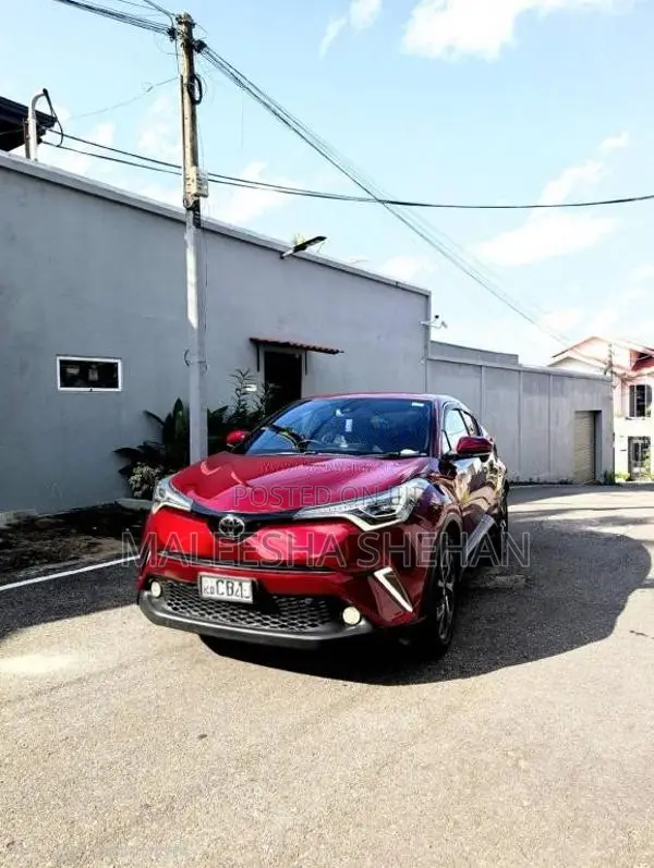 Toyota CHR NGX 50 2018 SUV (Used)