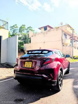 Toyota CHR NGX 50 2018 SUV (Used)