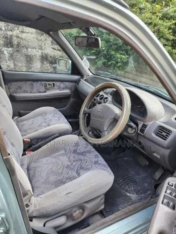 Nissan March HK11 2002 Car (Used)