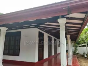 Rent House in Padukka