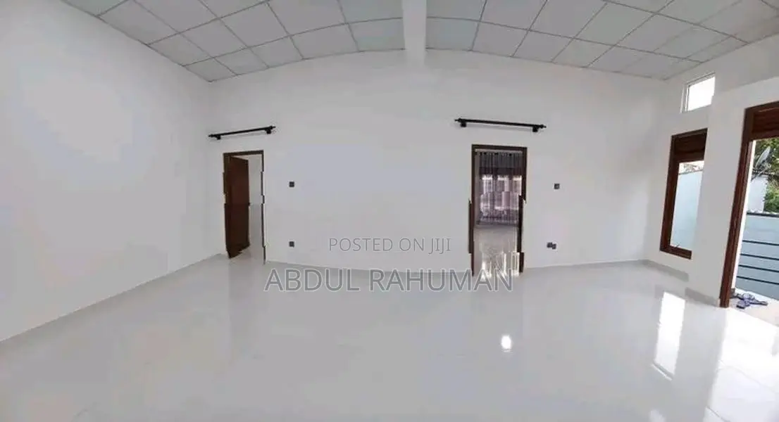 Luxurious Unfurnished Apartment Colombo 2