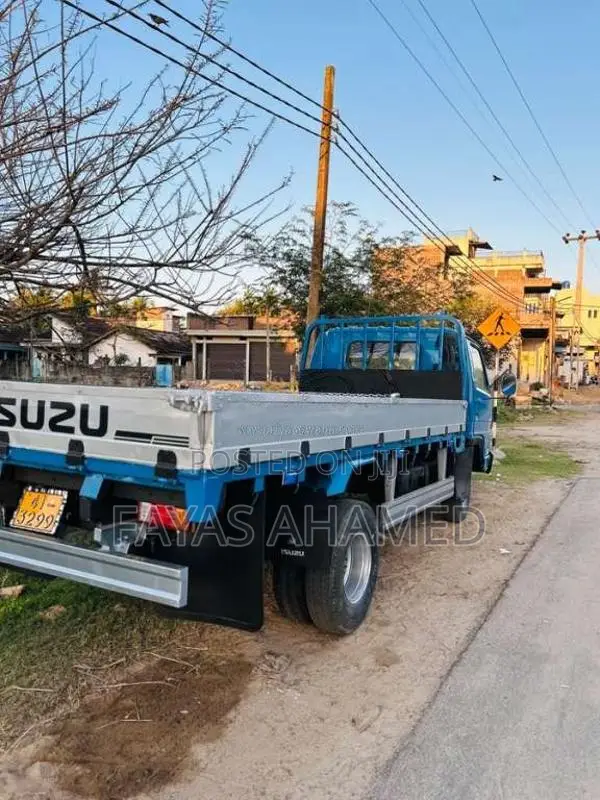 Isuzu ELF 1989 Lorry (Used)