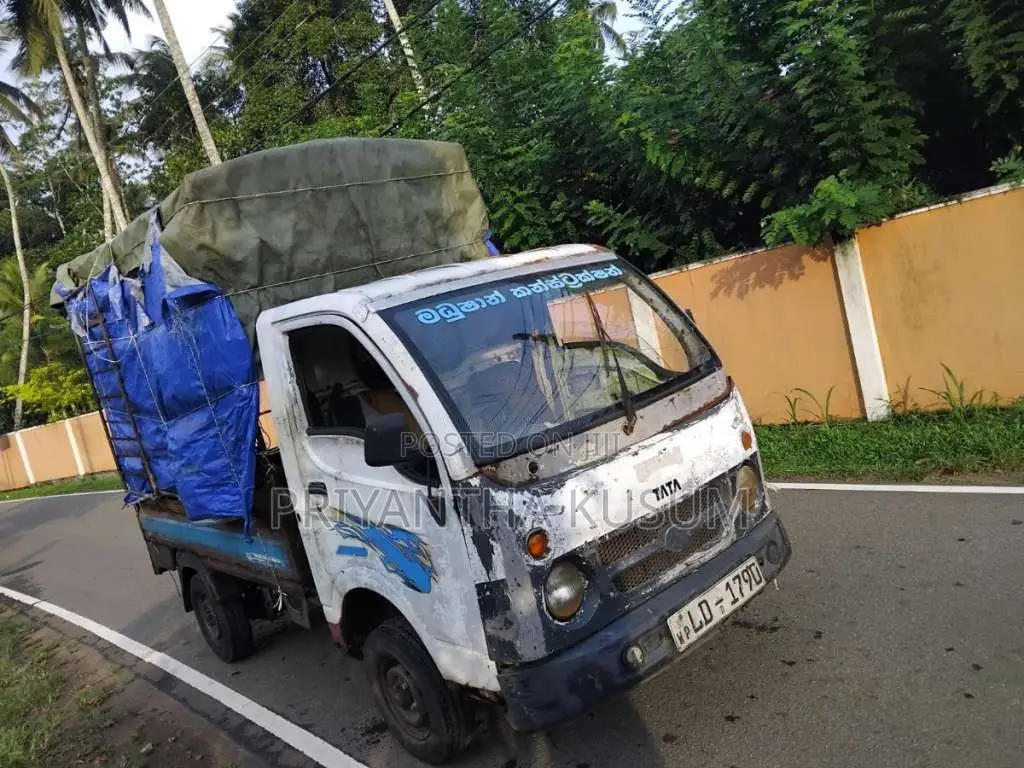 Tata Dimo Batta 2006 Lorry (Used)