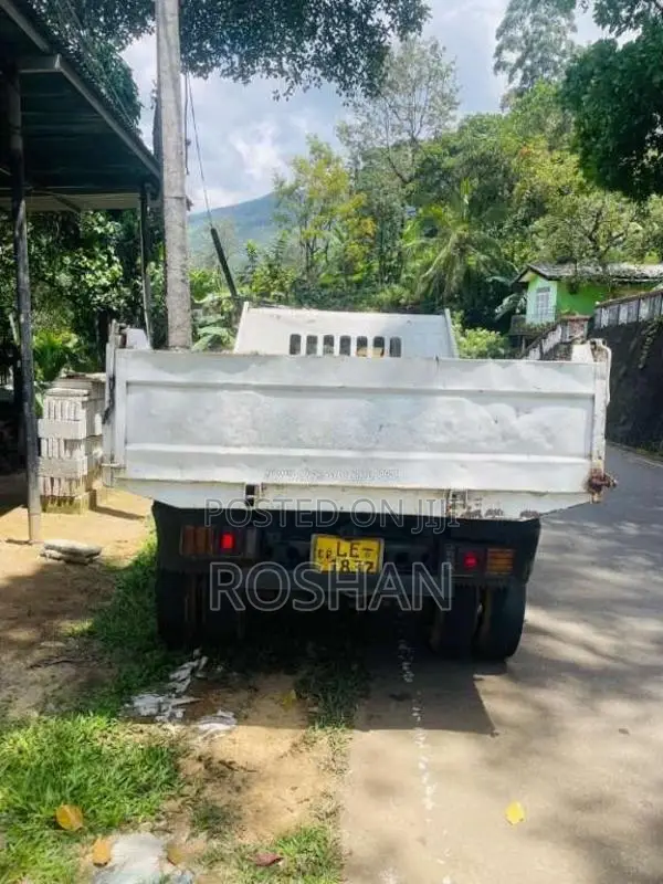 Yuejin Dump Truck 2007 Lorry (Used)