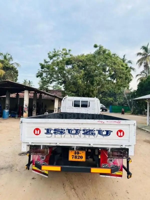 Isuzu ELF 350 1981 Lorry (Used)