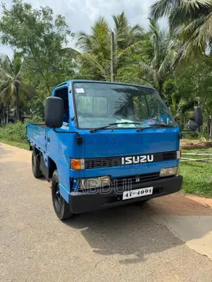 Isuzu ELF 1982 Lorry (Used)