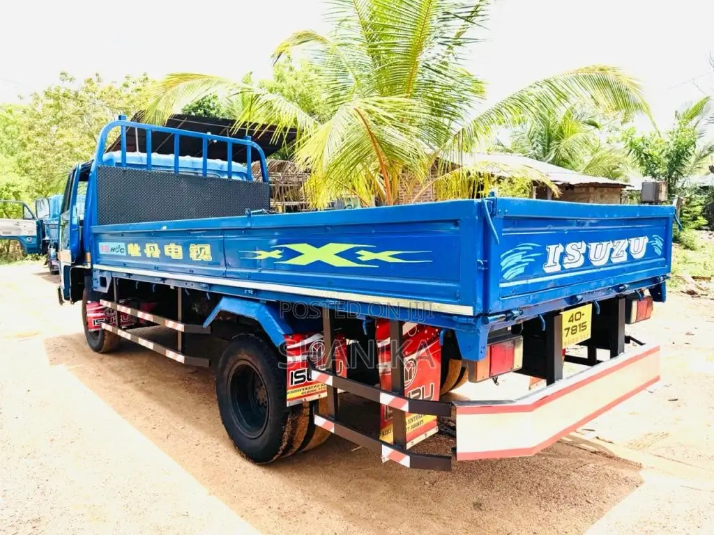 Isuzu ELF 350 NKR Wide 1981 Lorry (Used)
