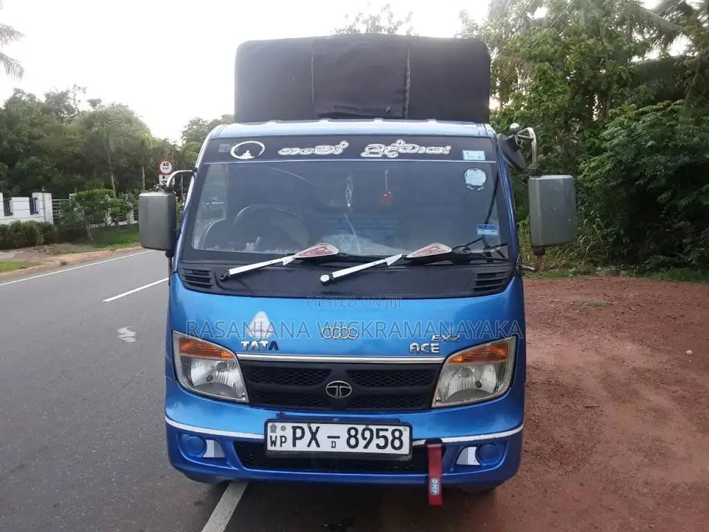 Tata Dimo Batta 2014 Lorry (Used)