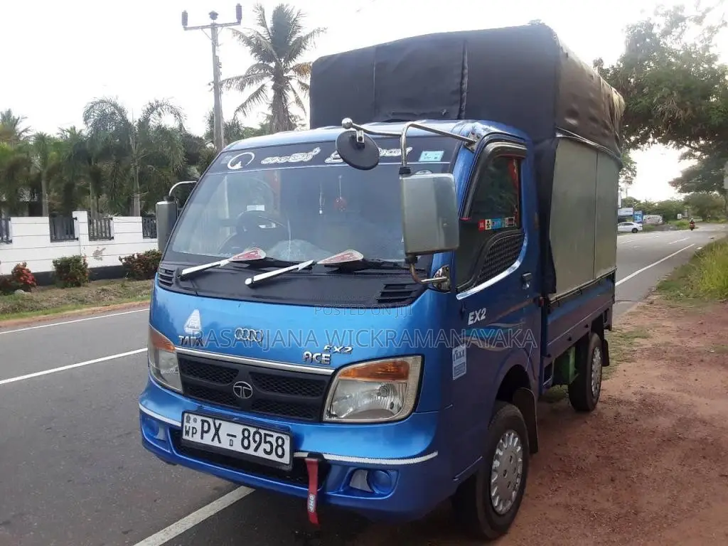 Tata Dimo Batta 2014 Lorry (Used)