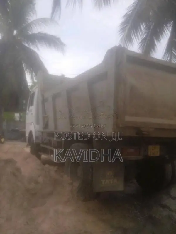 Tata 1615 2018 Lorry (Used)