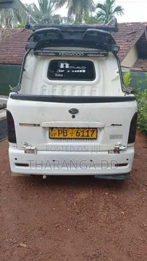 Daihatsu Hijet 2001 Crew Cab (Used)