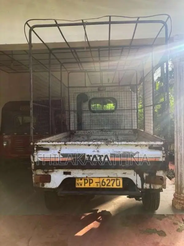Tata Dimo Batta 2010 Lorry (Used)
