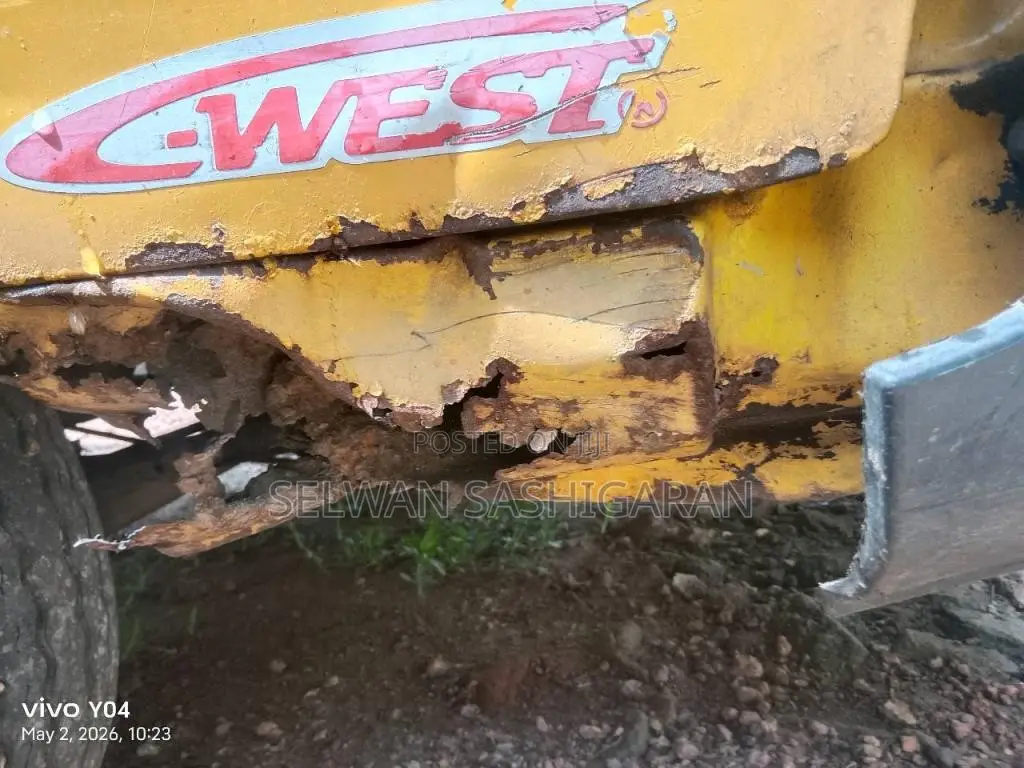 Tata Dimo Batta 2010 Lorry (Used)