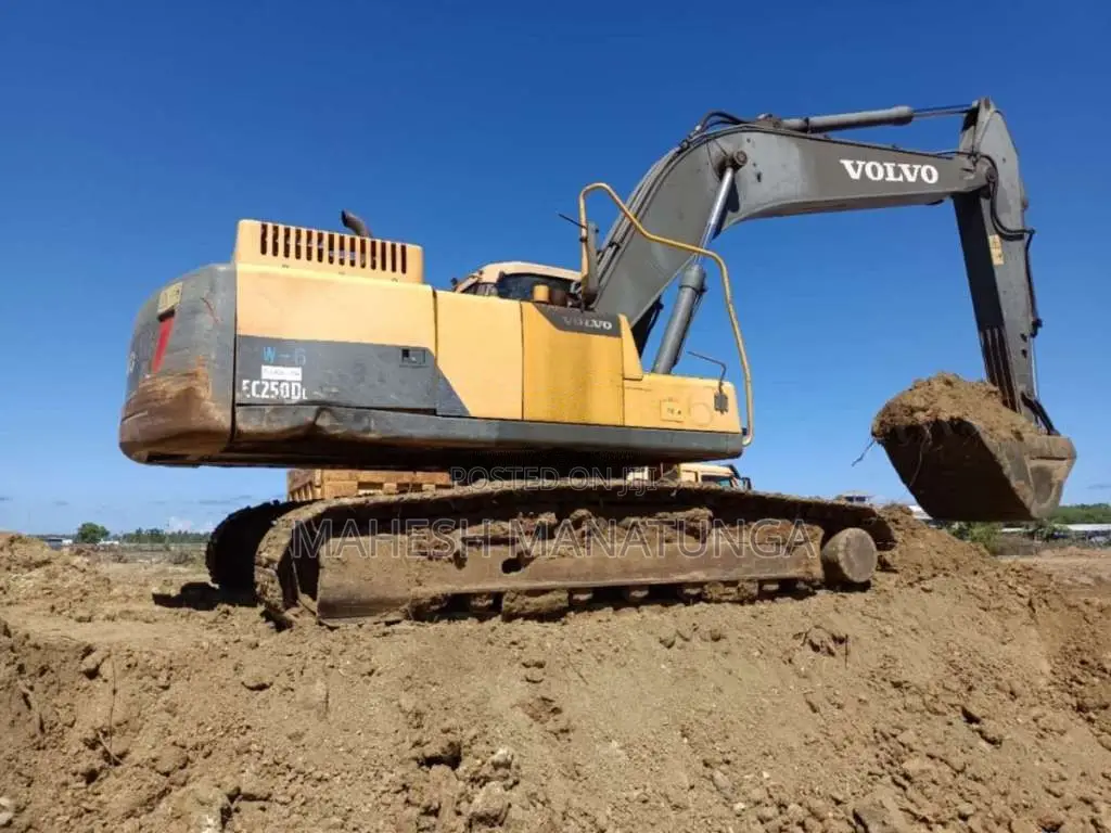 Volvo EC250DL 2013 Heavy-Duty (Used)