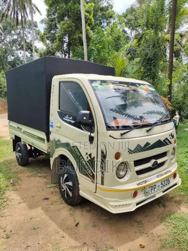 Tata Dimo Batta 2010 Lorry (Used)
