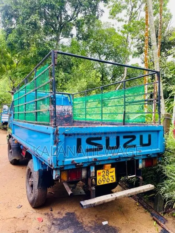 Isuzu ELF 250 1983 Lorry (Used)