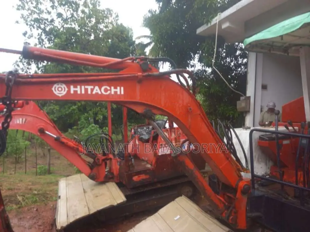 Hitachi Excavator 2015 Heavy-Duty (Used)